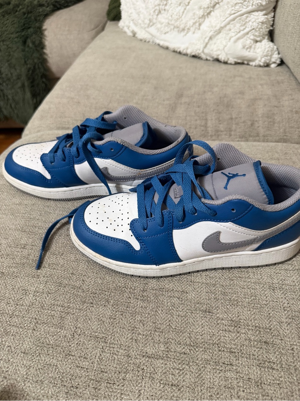 Nike Jordan Low-Top Sneakers in Blue/White/Grey